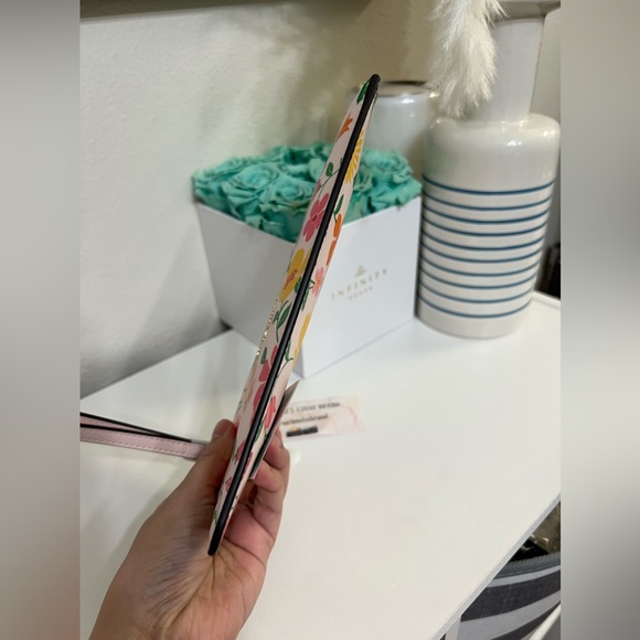 2 pcs $278 Kate Spade Lucy Garden Medium L-zip Wristlet - Picture 3 of 9